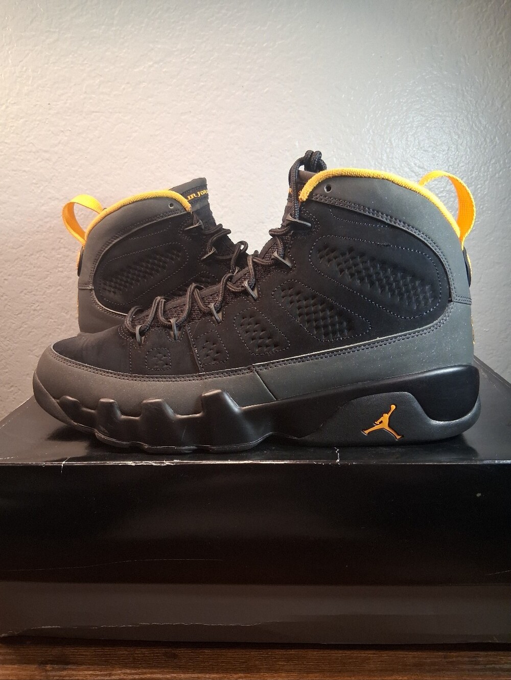 Jordan 9 Retro - Picture 1 of 7
